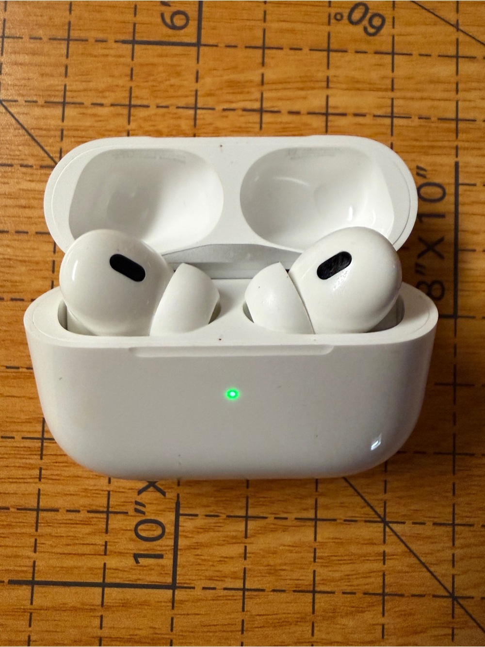 Apple White AirPods Pro with Charging Case